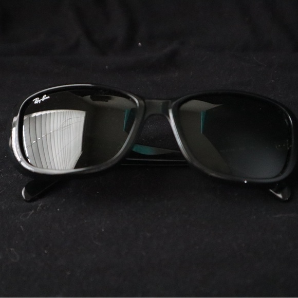 Ray-ban Black butterfly style sunglasses - Picture 8 of 8